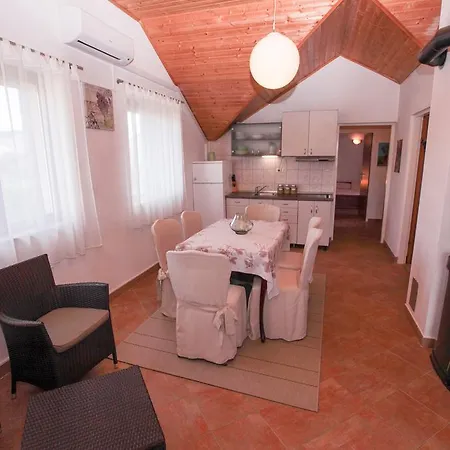 Villa Venecija *