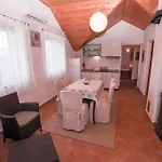 Villa Venecija *